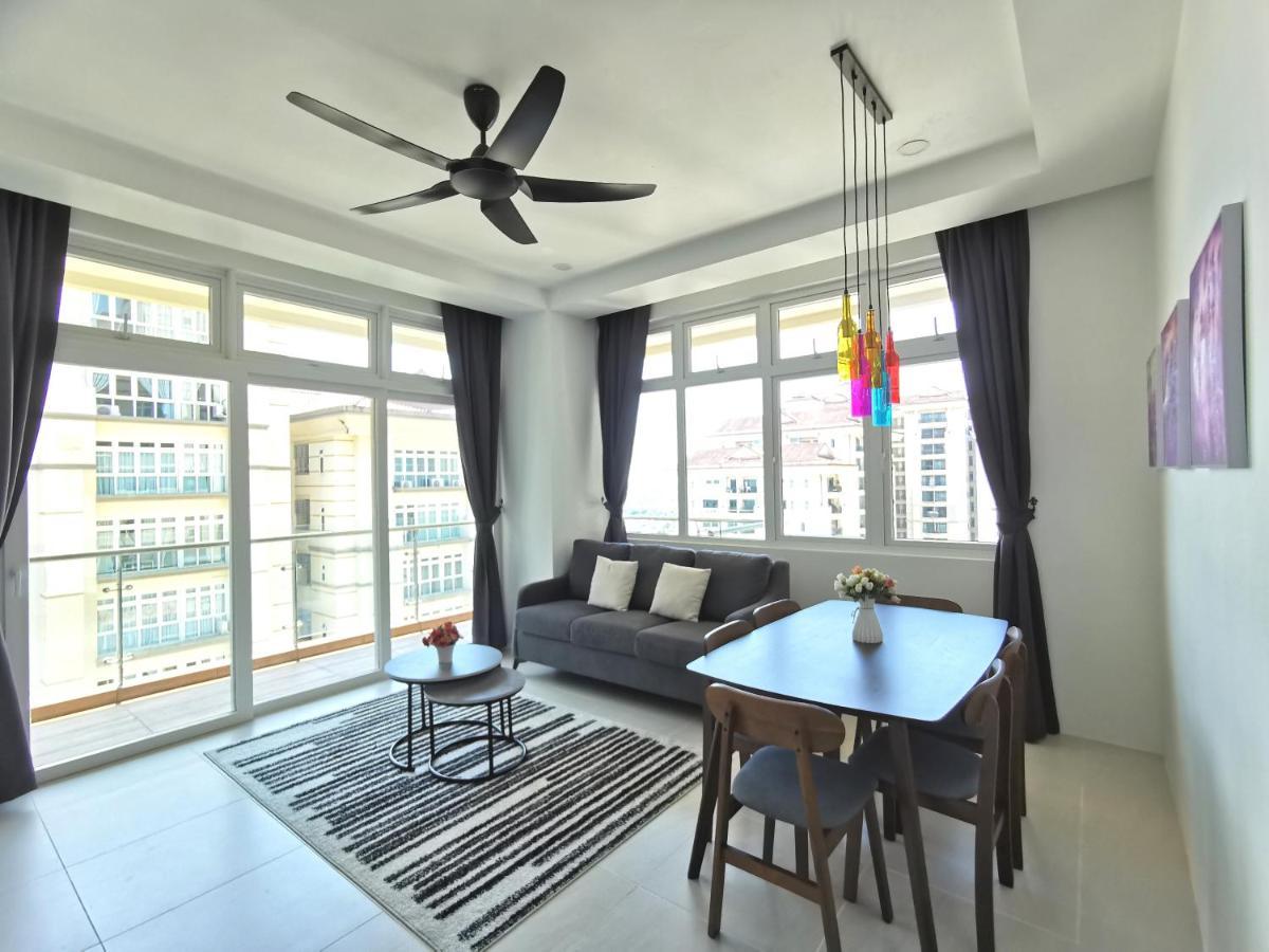 Cozzzy Hut @ Riverine Diamond Kuching Ngoại thất bức ảnh