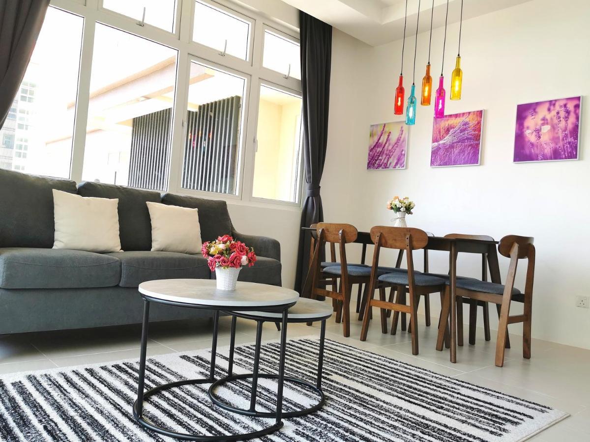 Cozzzy Hut @ Riverine Diamond Kuching Ngoại thất bức ảnh