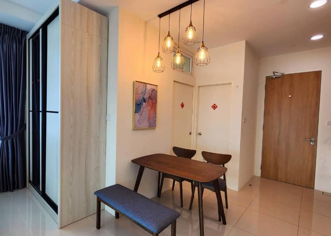 Cozzzy Hut @ Riverine Diamond Kuching Ngoại thất bức ảnh