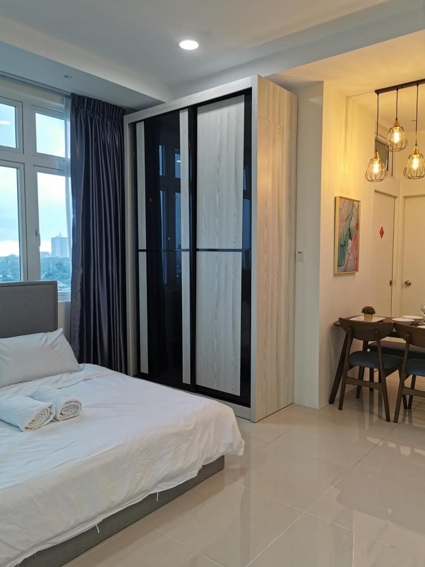 Cozzzy Hut @ Riverine Diamond Kuching Phòng bức ảnh